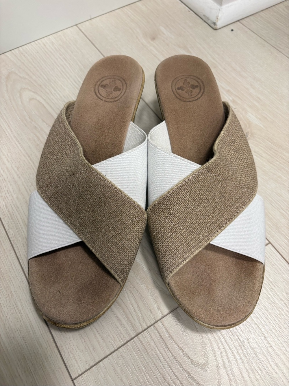 Charleston Shoe Company Neutral Two-Tone Crossband Slide Sandals - Beige & White